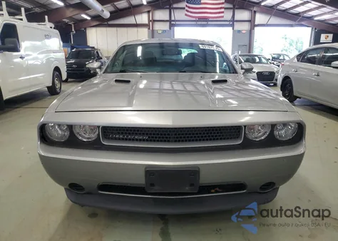 2013 Dodge Challenger Sxt z USA, uszkodzony, nr VIN 2C3CDYAG4DH683449
